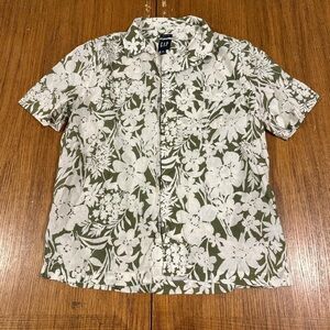 GAP Men’s Floral Linen Buttoned Down Shirt